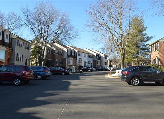 5th image of 7806 Butterfield Ln