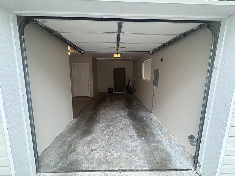 12549 Roosevelt Way NE #4 — Photo 2