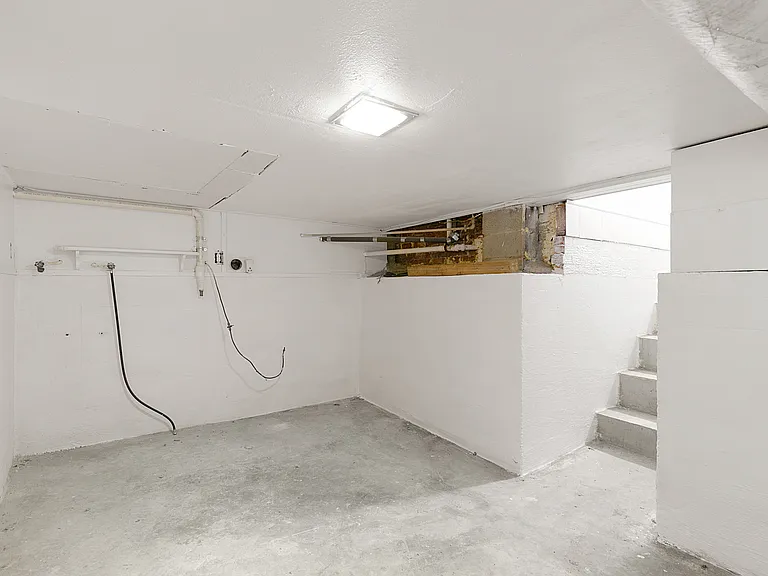 60 Russell Rd — Photo 14