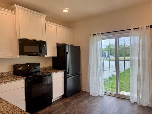 802 Ruth Way — Photo 6