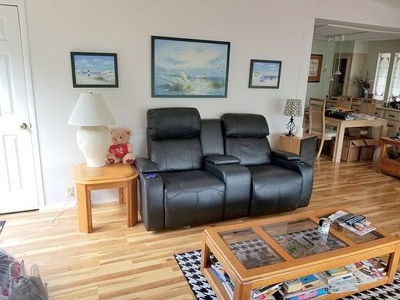 5th image of 439 Papaya Cir