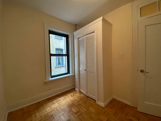 Rented by City Connections Realty | media 10