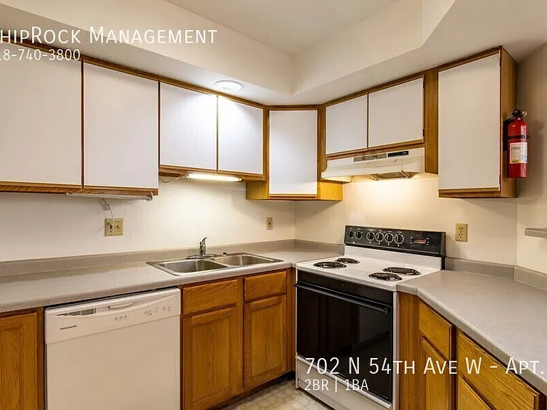 702 N 54th Ave W #6 — Photo 4