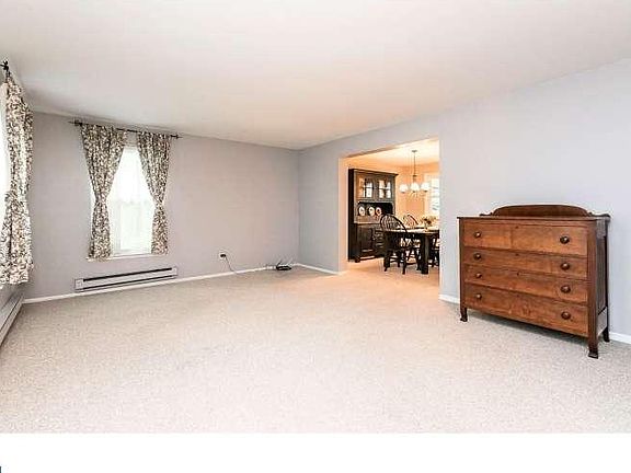 5th image of 100 Glouchester Ct