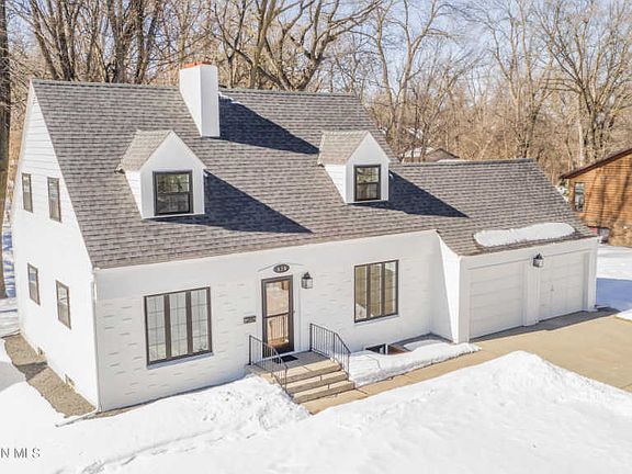 5th image of 525 N Lundys Ln