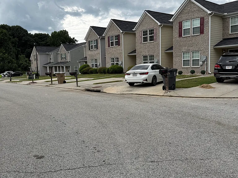 6243 Ellenwood Dr — Photo 3