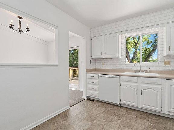 5th image of 307 Bluebird Ct