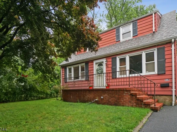 319 Essex St, Long Hill Twp., NJ 07980