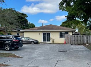 6203 Eaton St, Hollywood, FL 33024