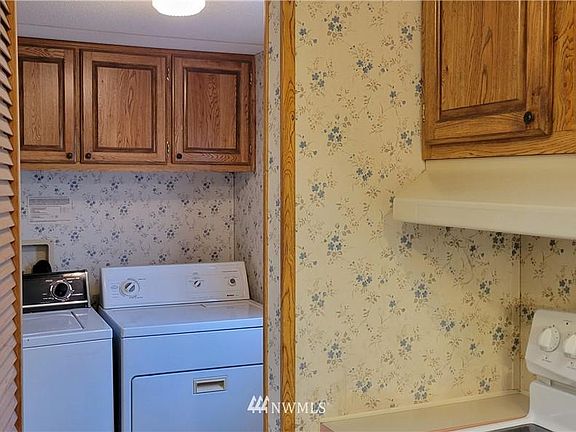 4th image of 215 Holcomb Ave #B1