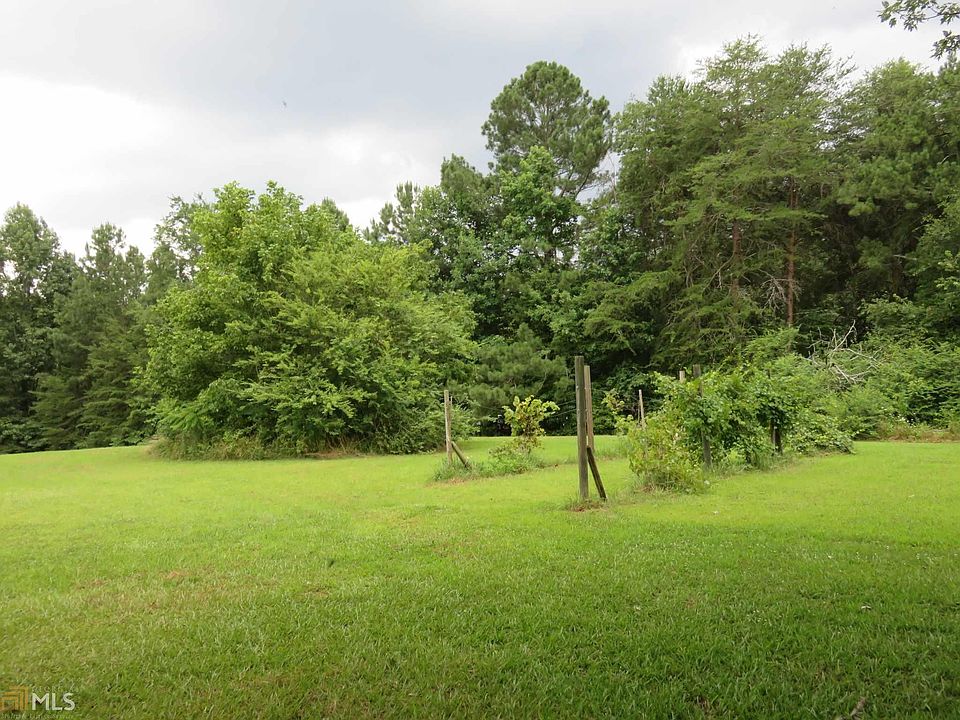 2nd image of 576 Hancock Rd