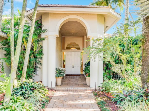 2520 Princeton Court, Weston, FL 33327