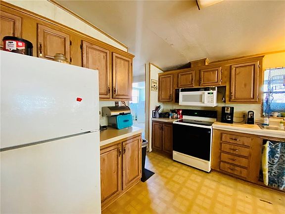 5th image of 4461 Bryan Ave