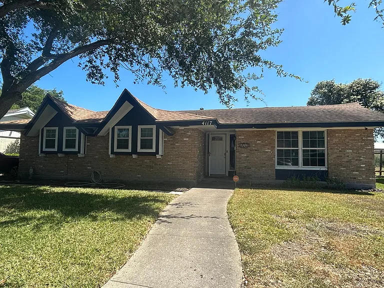 4117 Monaco Dr — Photo 1