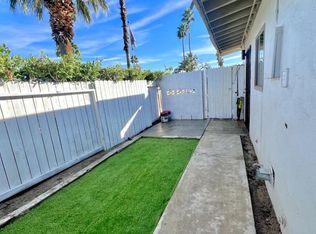 740 Chuckwalla Rd, Palm Springs, CA 92262