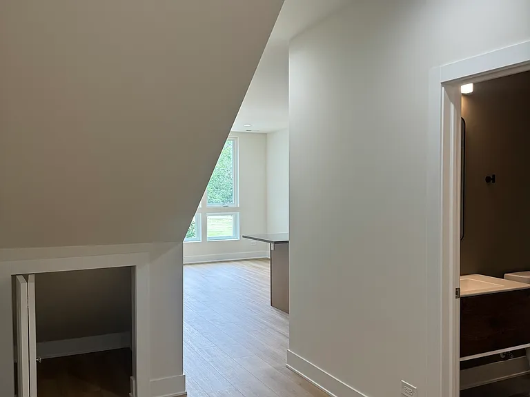 3723 S Lake Park Ave #1 — Photo 9