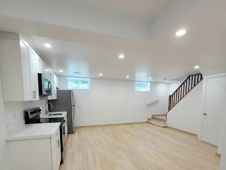211 Cochrane Rd #BASEMENT — Photo 5
