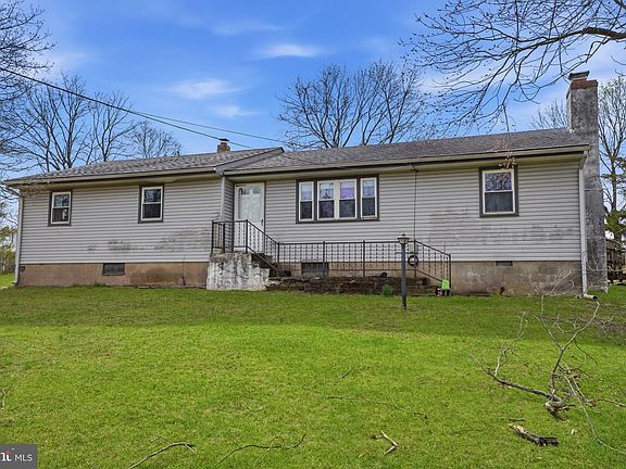 2nd image of 34 Aqueduct Rd