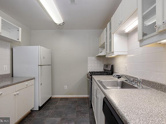 3rd image of 509 N Armistead St APT 301