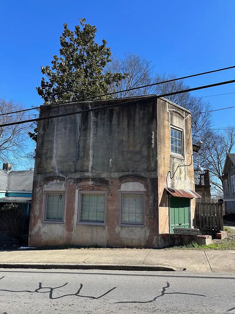 Must See Barber St Beauty — Photo 3