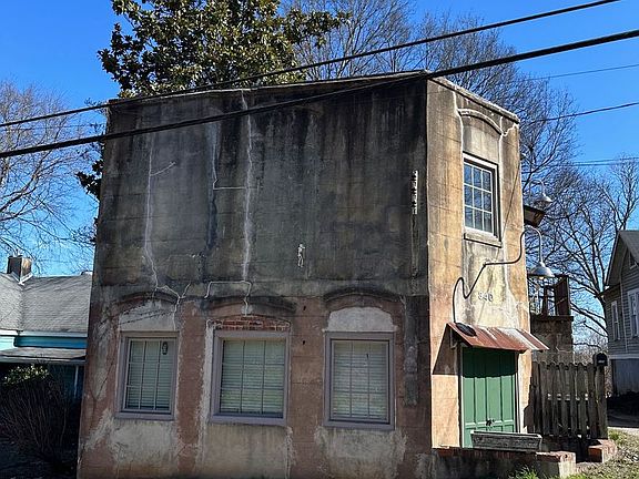 3rd image of 340 Barber St