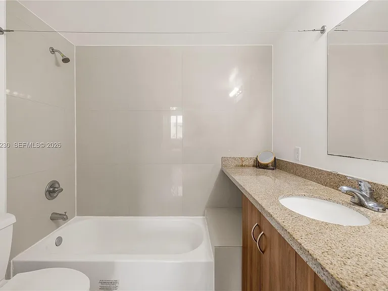 601 NE 23rd St #706 — Photo 11