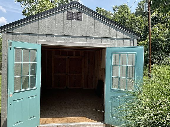 2nd image of 1431 River Rd