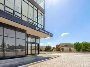 297 Oak Walk Dr #706, Oakville, ON L6H3R6