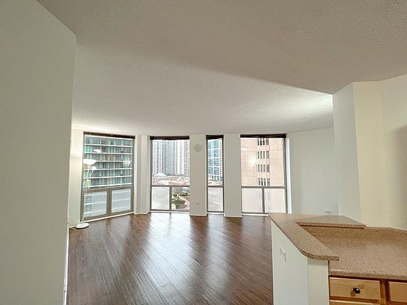 4th image of 222 N Columbus Dr APT 1210