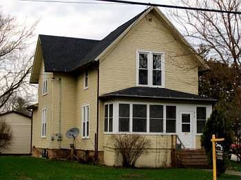1st image of 515 E Lake St