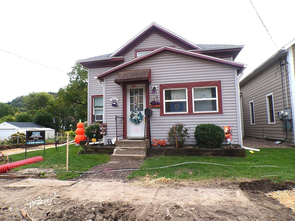 1st image of 147 E 4th St