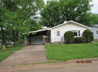 209 Locust St, Strawberry Point, IA 52076