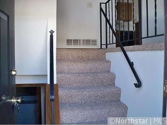 3rd image of 10038 Cord St NE