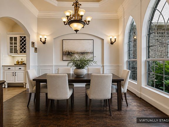 4th image of 229 Arbor Ln