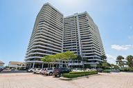 Lakeshore Dr-1204-001.jpg