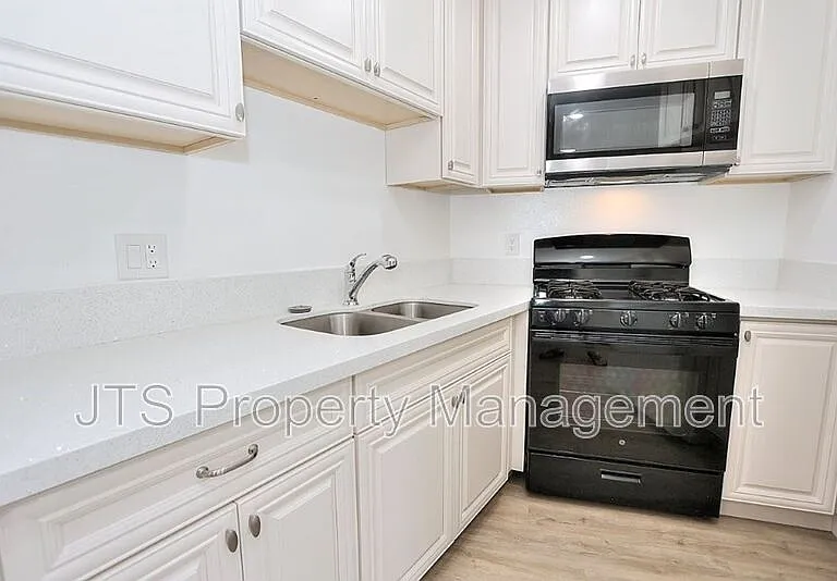 10524 Croetto Way #3 — Photo 28