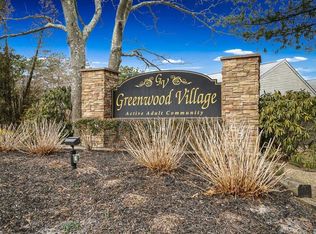 434 Village Cir N, Manorville, NY 11949