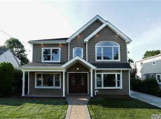 83 Atlantic Ave, NEW HYDE PARK, NY 11040