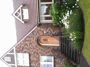 7520 12th Ave NE, Seattle, WA 98115