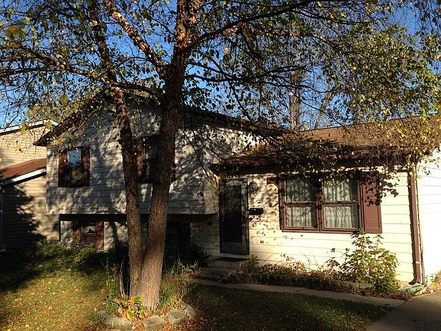 1st image of 118 W Hawthorne Blvd