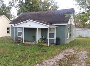 205 E 8th St, Pineville, MO 64856