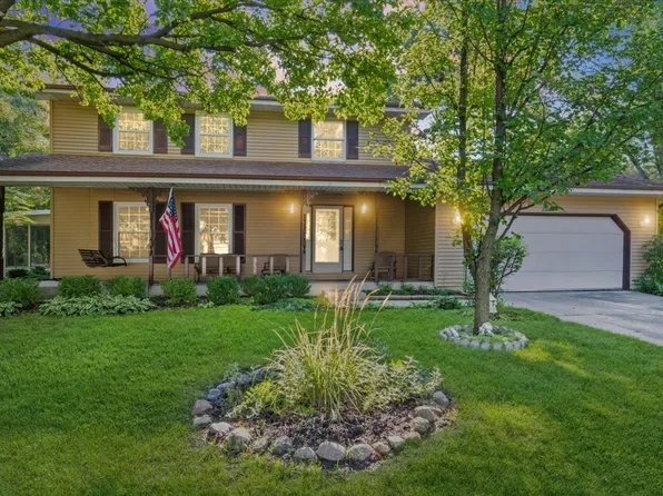 2200 Mecan Dr, Naperville, IL 60564