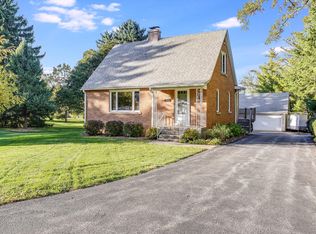 5026 South Rd, Gurnee, IL 60031