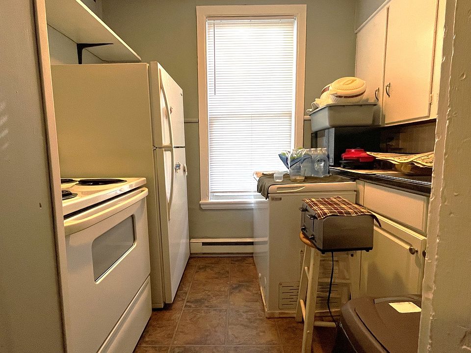 1st image of 20 Gilman St APT 3