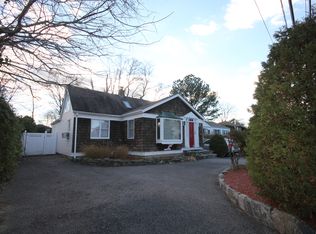 192 Hunter Ave, North Babylon, NY 11703