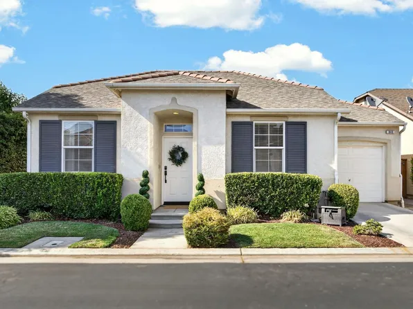 643 W Madrid Ln, Clovis, CA 93619
