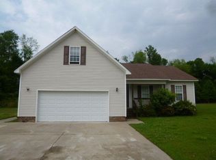 121 Seagull Dr, Elizabeth City, NC 27909