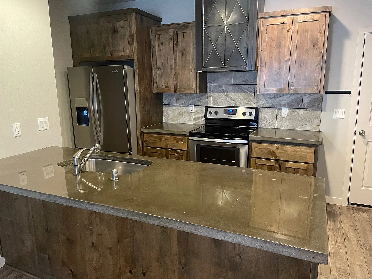 3 bed, 2.5 bath, 1492 sqft, $2,500 — Photo 4