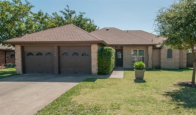 1st image of 7424 Forrest Ln