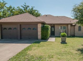 7424 Forrest Ln, North Richland Hills, TX 76182